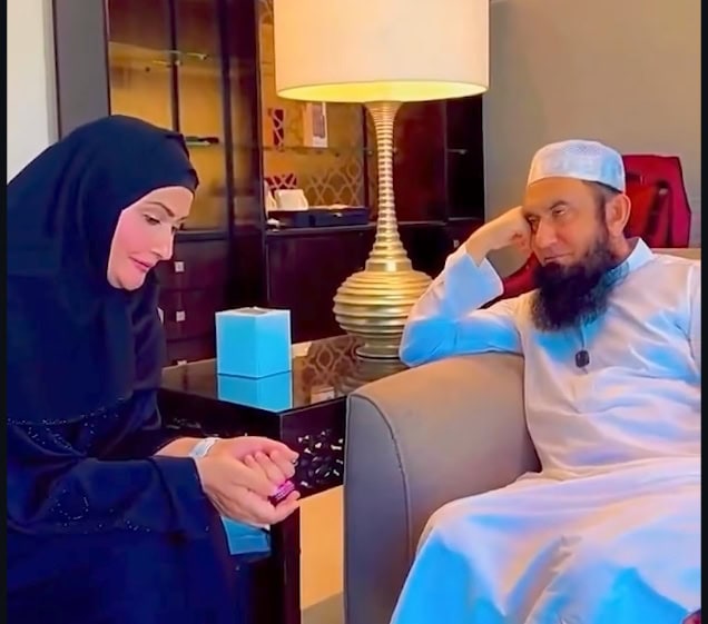 Maulana Tariq Jamil’s Recent Video with Nargis Faces Backlash
