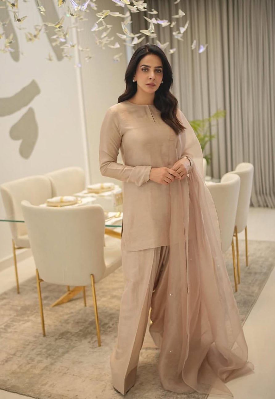 Saba Qamar Talks About Enjoying Romancing on Screen