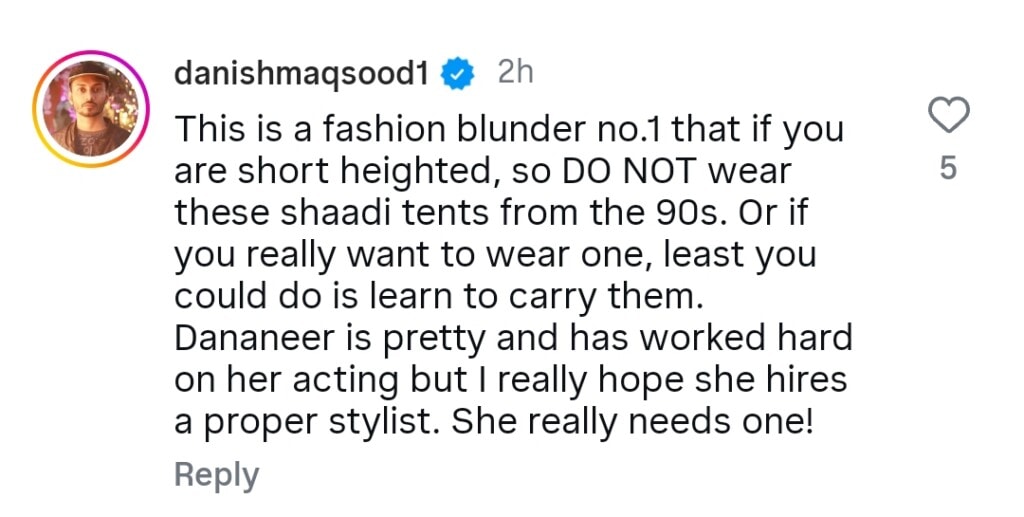 Dananeer Mobeen’s Fall on Hum Awards Red Carpet Under Discussion
