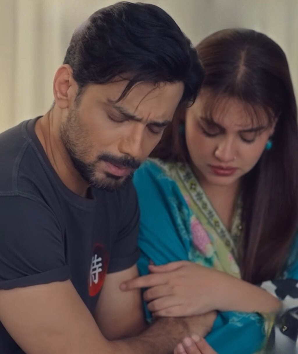 Zara Noor Abbas’s Ill fitted & Badly Designed Outfits in Latest Drama Sparks Debate