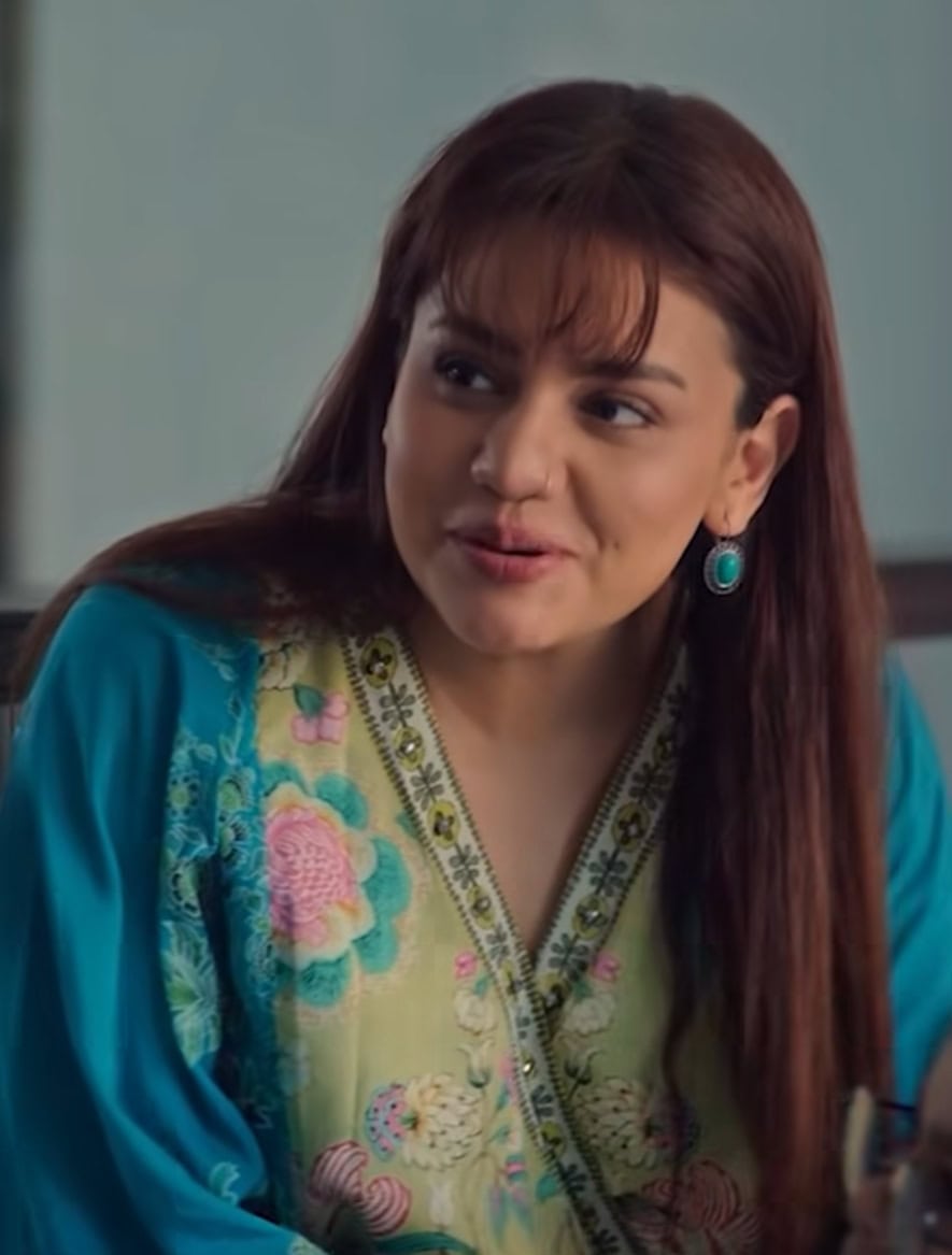 Zara Noor Abbas’s Ill fitted & Badly Designed Outfits in Latest Drama Sparks Debate