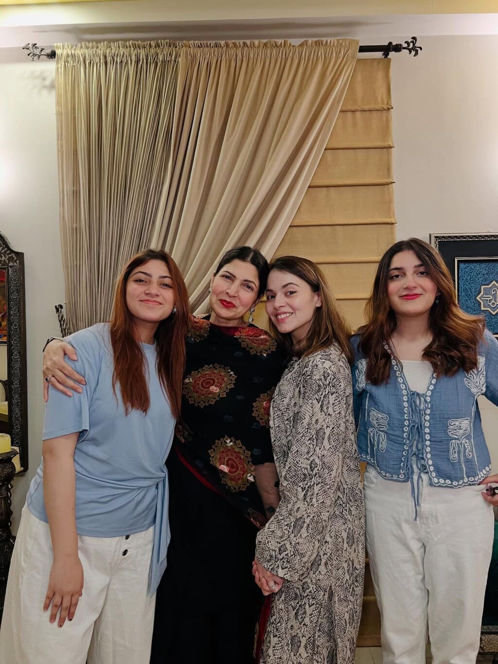 Shagufta Ejaz’s Beautiful Pictures With Her Family