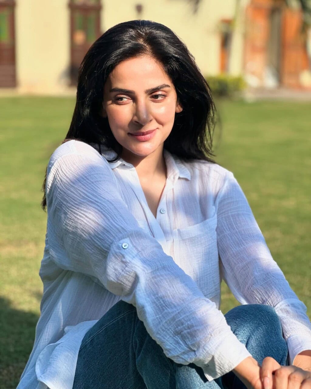 Javeria Saud Calls Out Saba Qamar’s Anti-Karachi Comment