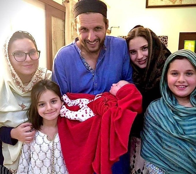 Pakistani Celebrities Take On Four Marriages Of Men
