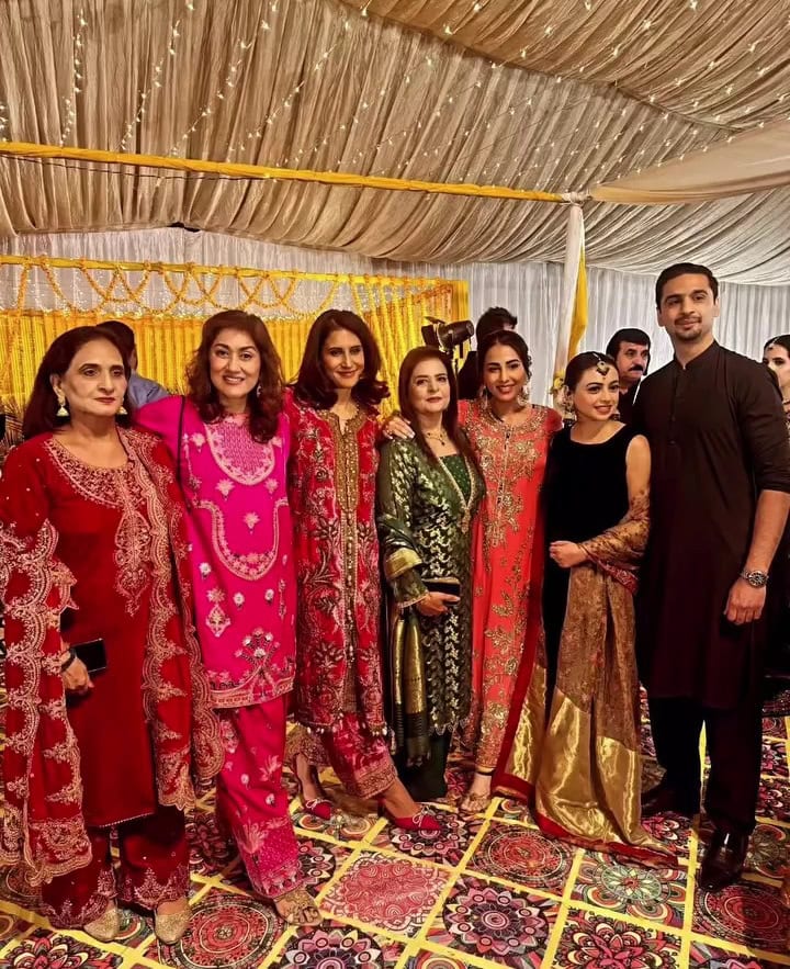 Ushna Shah & Irsa Ghazal’s Beautiful Family Pictures