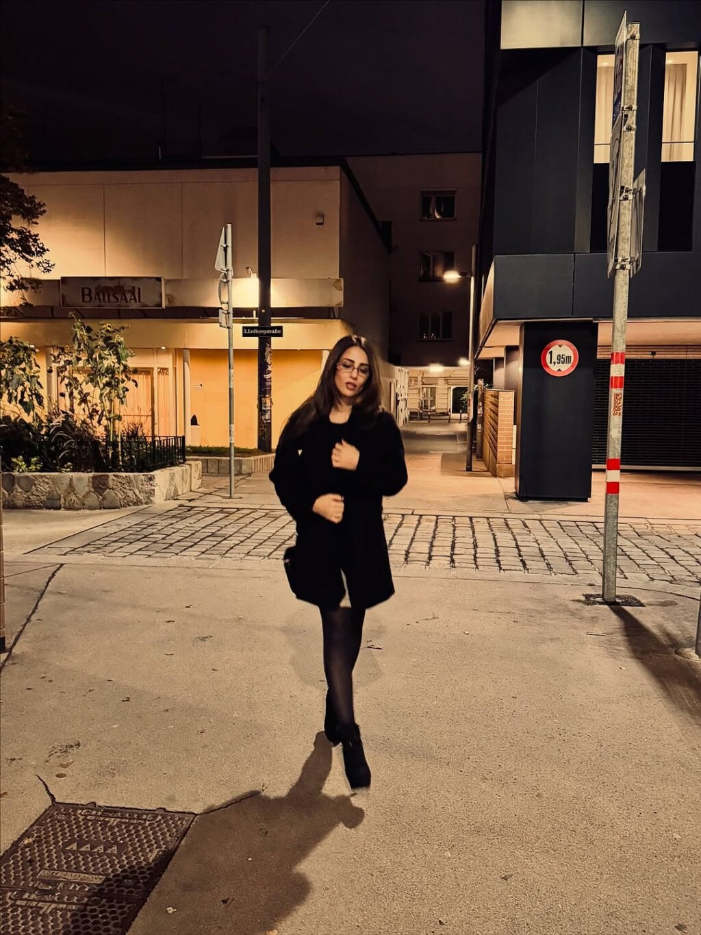 Ushna Shah’s Bold Vacation Outfit in Vienna Trolled
