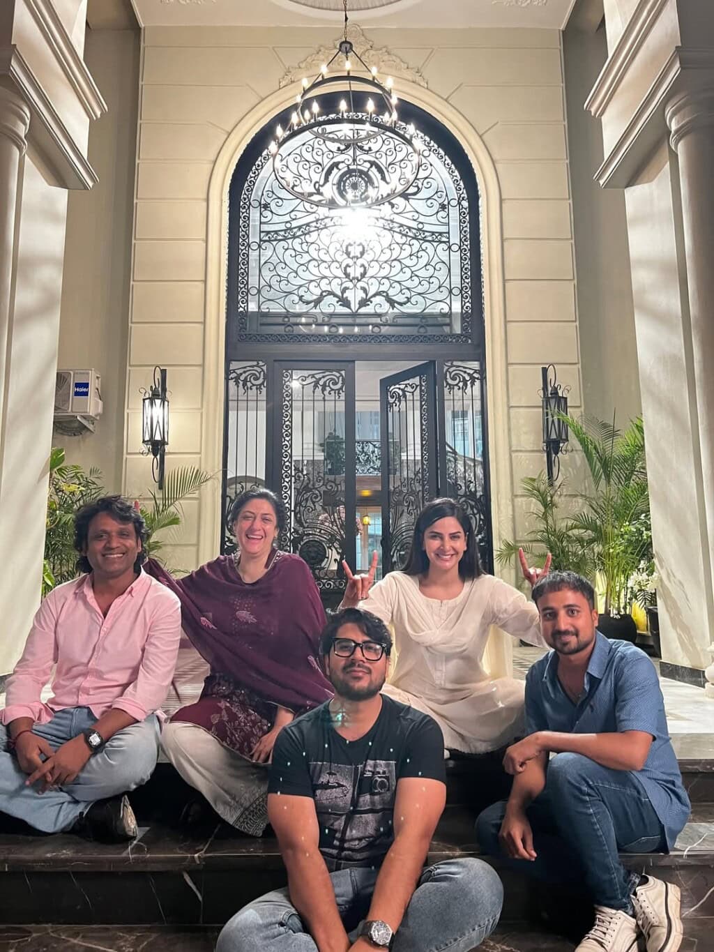 Saba Qamar Bids Emotional Farewell To Pamaal With BTS