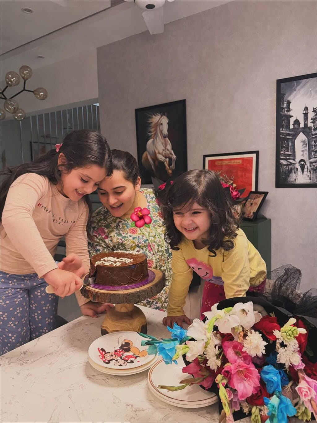 Aiman Khan & Minal Khan Celebrate 27th Birthday Together