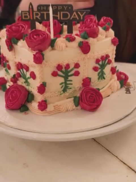 Aiman Khan & Minal Khan Celebrate 27th Birthday Together