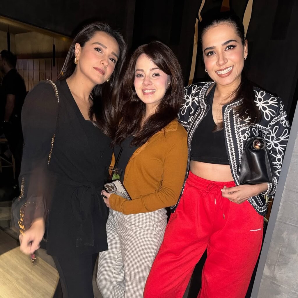 Friends Celebrate Aiman Khan & Minal Khan’s Birthday Bash