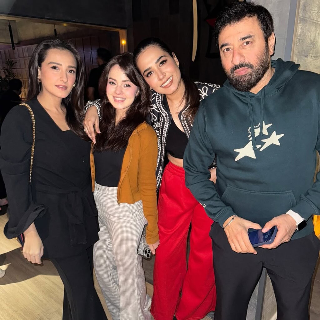 Friends Celebrate Aiman Khan & Minal Khan’s Birthday Bash