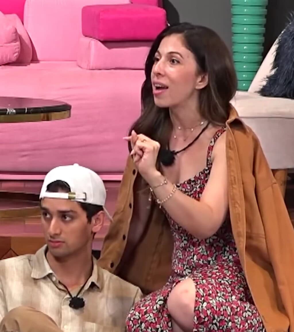 Ayesha Omar’s Latest Promotion of Lazawal Ishq Heavily Criticized