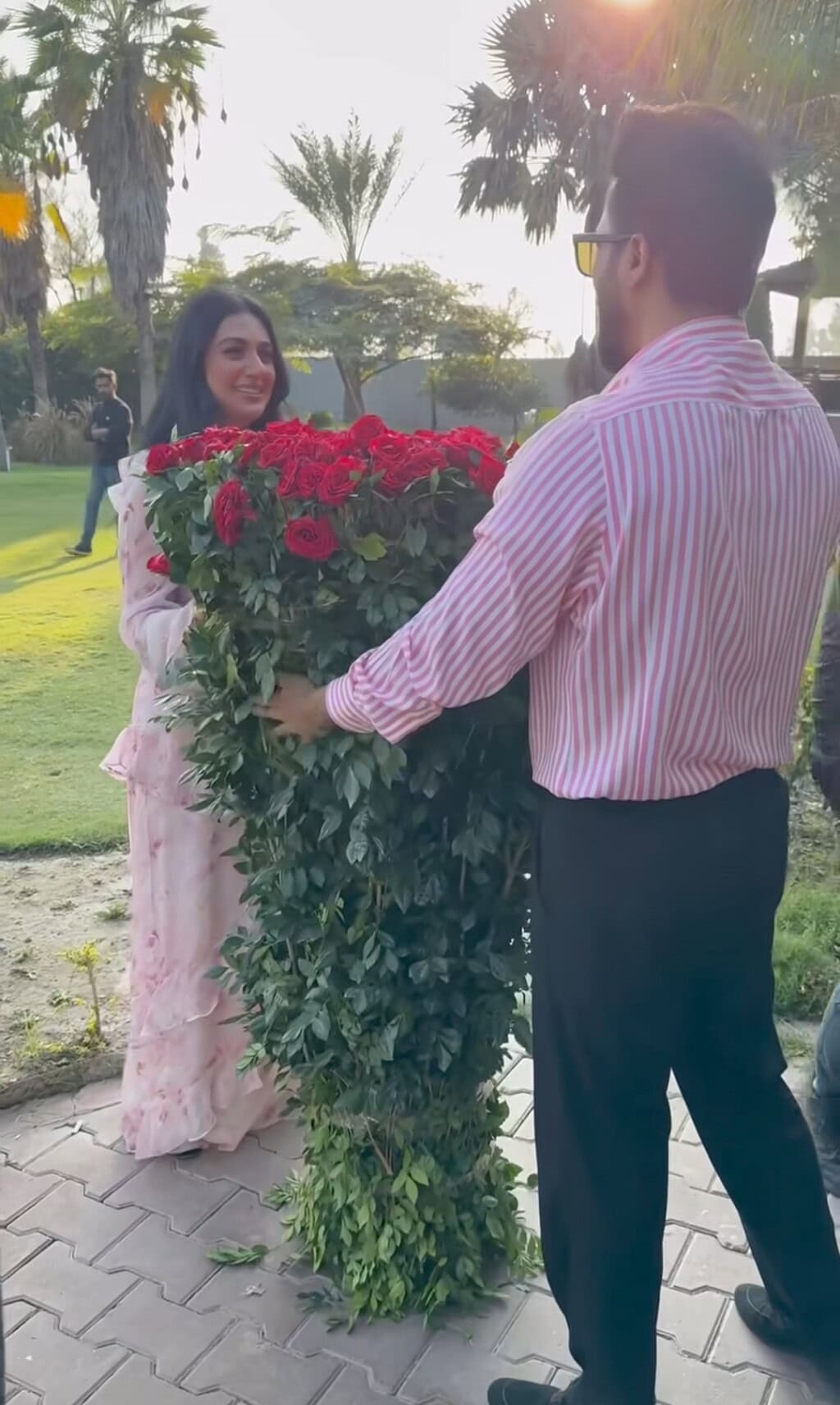 Falak Shabir Sweet Surprise for Wife Sarah Khan Wins Public