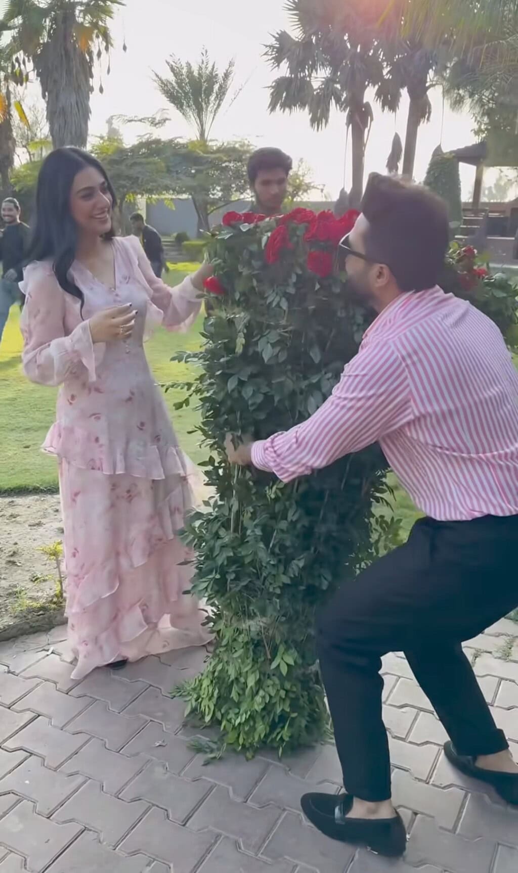 Falak Shabir Sweet Surprise for Wife Sarah Khan Wins Public