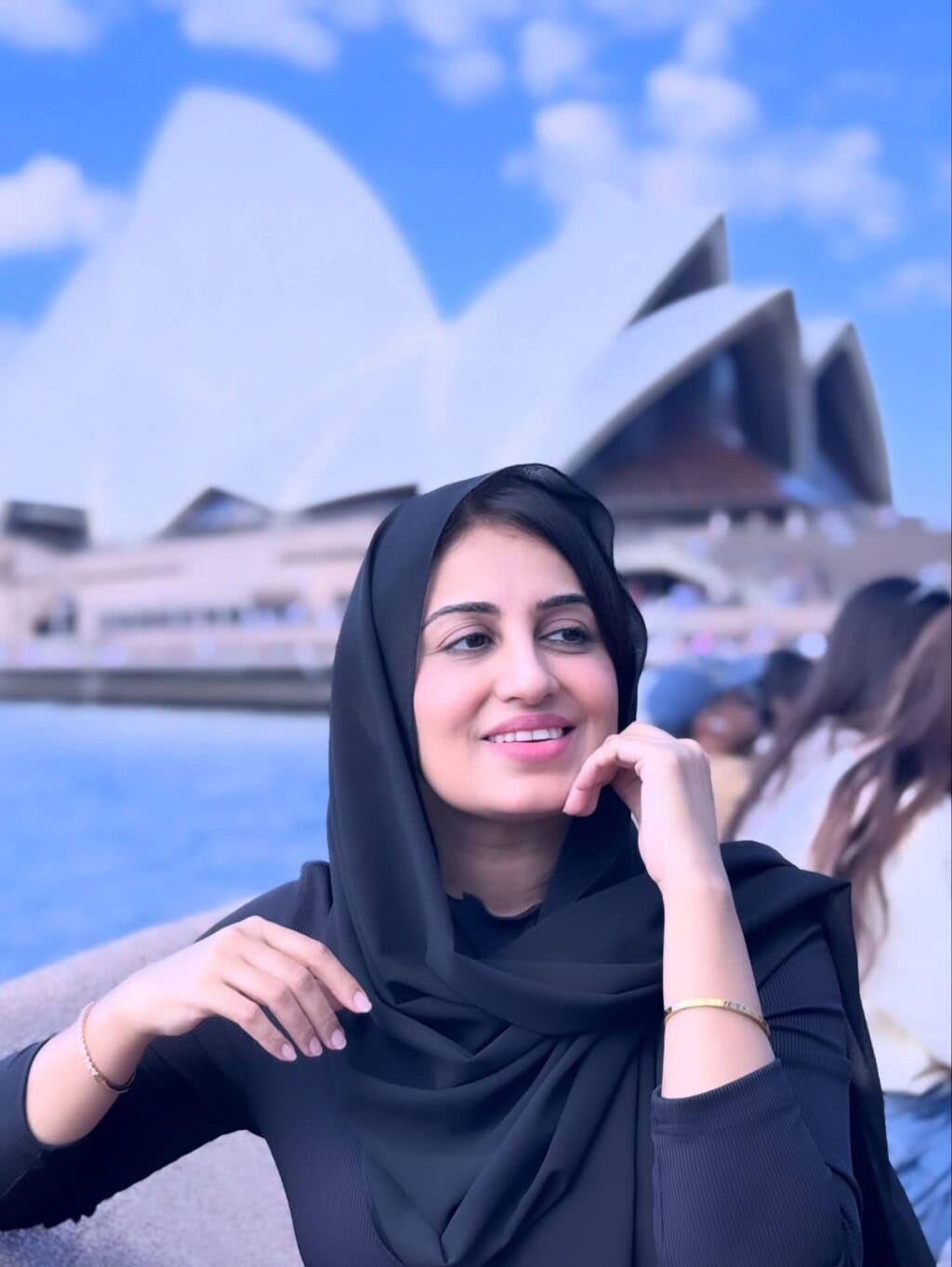 آسٹریلیا میں فرح آئکرر سولو ٹرپ نے بحث و مباحثہ کیا