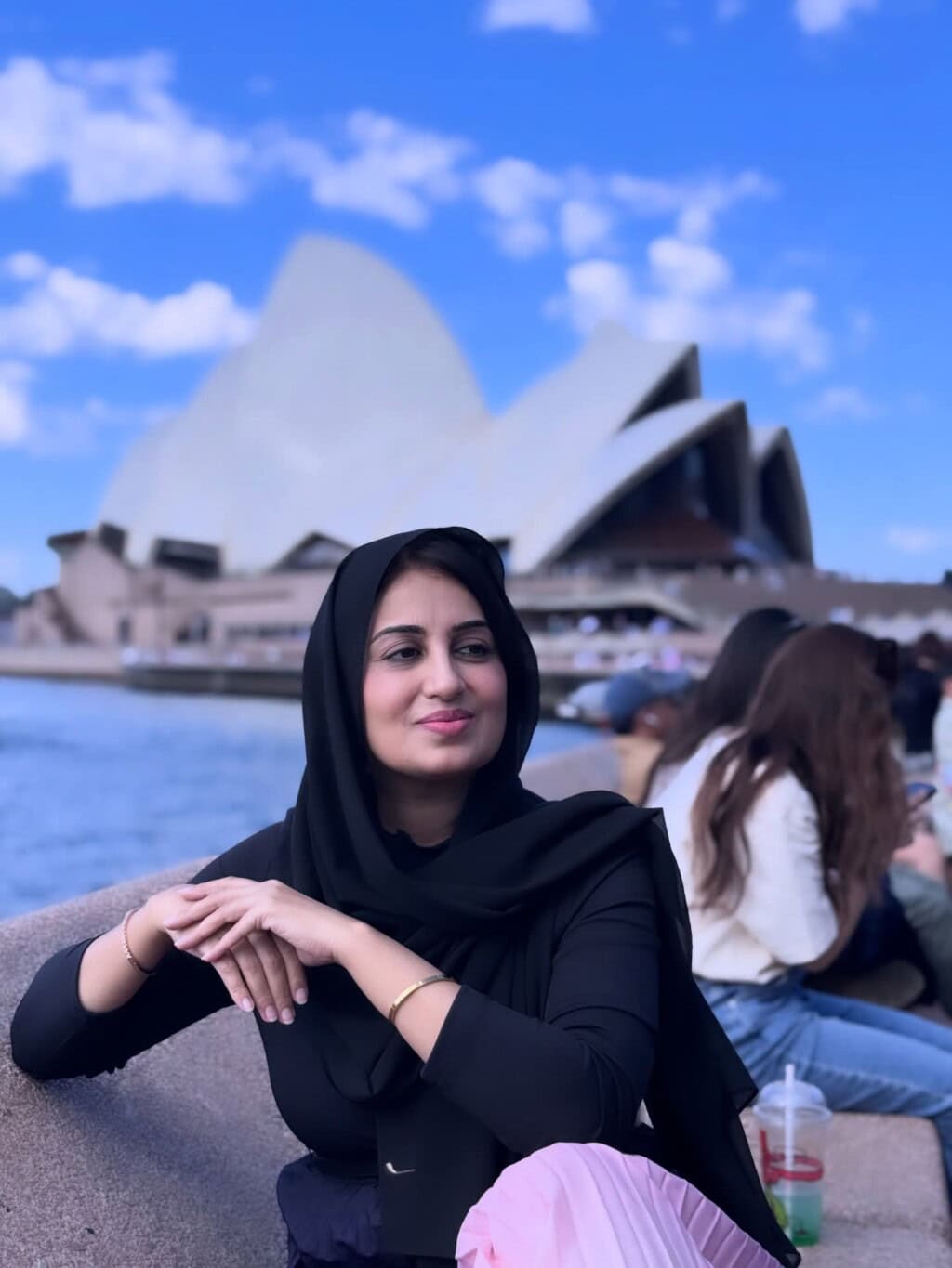 آسٹریلیا میں فرح آئکرر سولو ٹرپ نے بحث و مباحثہ کیا