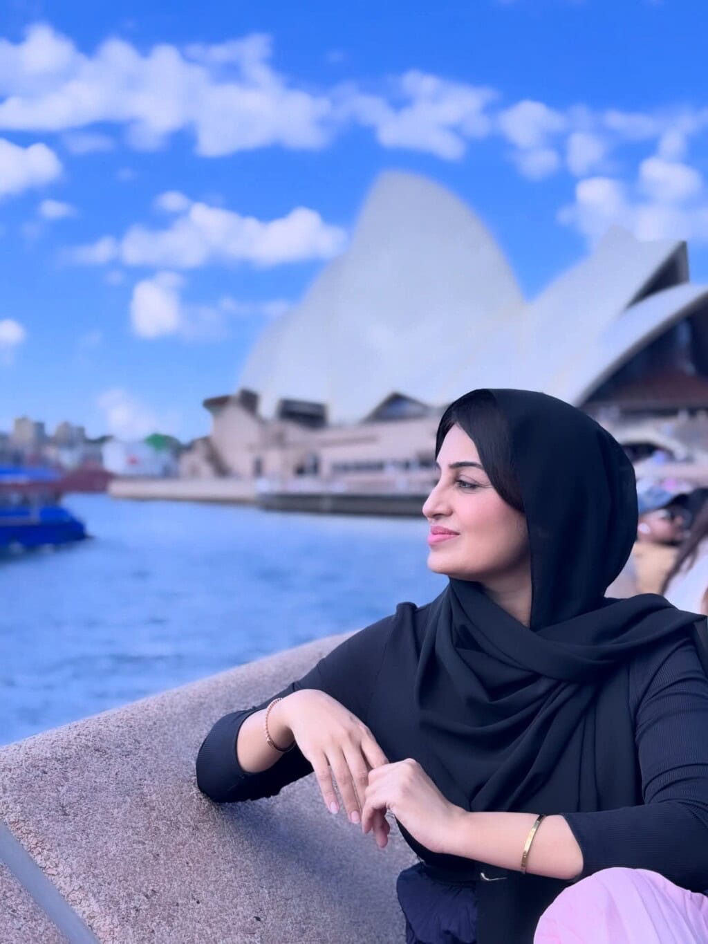 آسٹریلیا میں فرح آئکرر سولو ٹرپ نے بحث و مباحثہ کیا