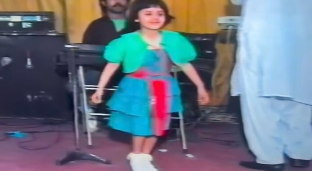 Hira Mani’s Childhood Dance Clip Gets Public Attention