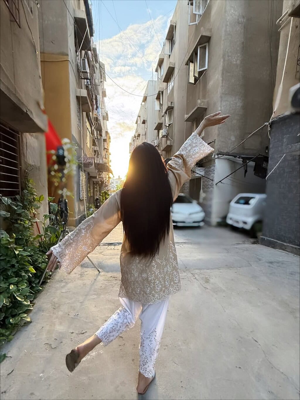 Mawra Hocane Shares Memorable BTS from Jama Taqseem