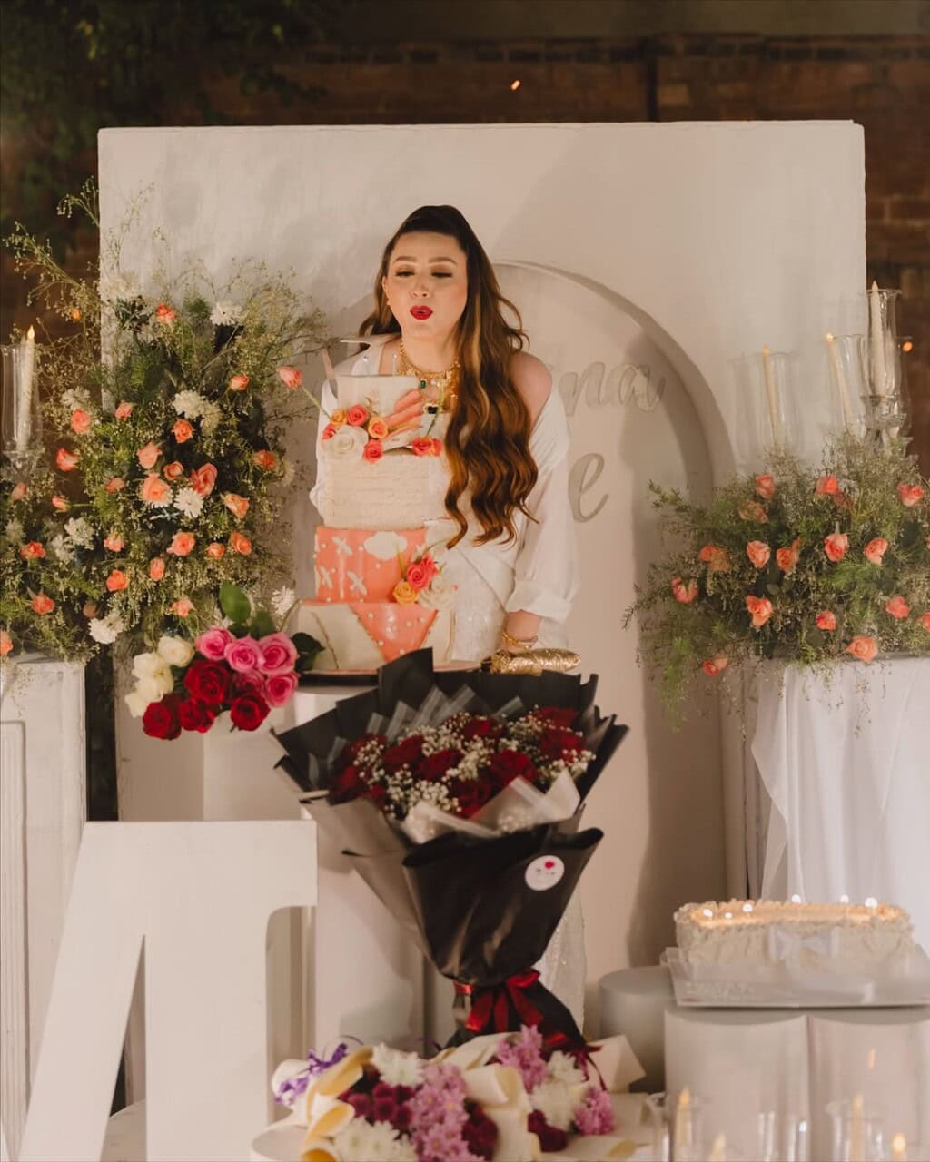 Is Momina Iqbal Engaged