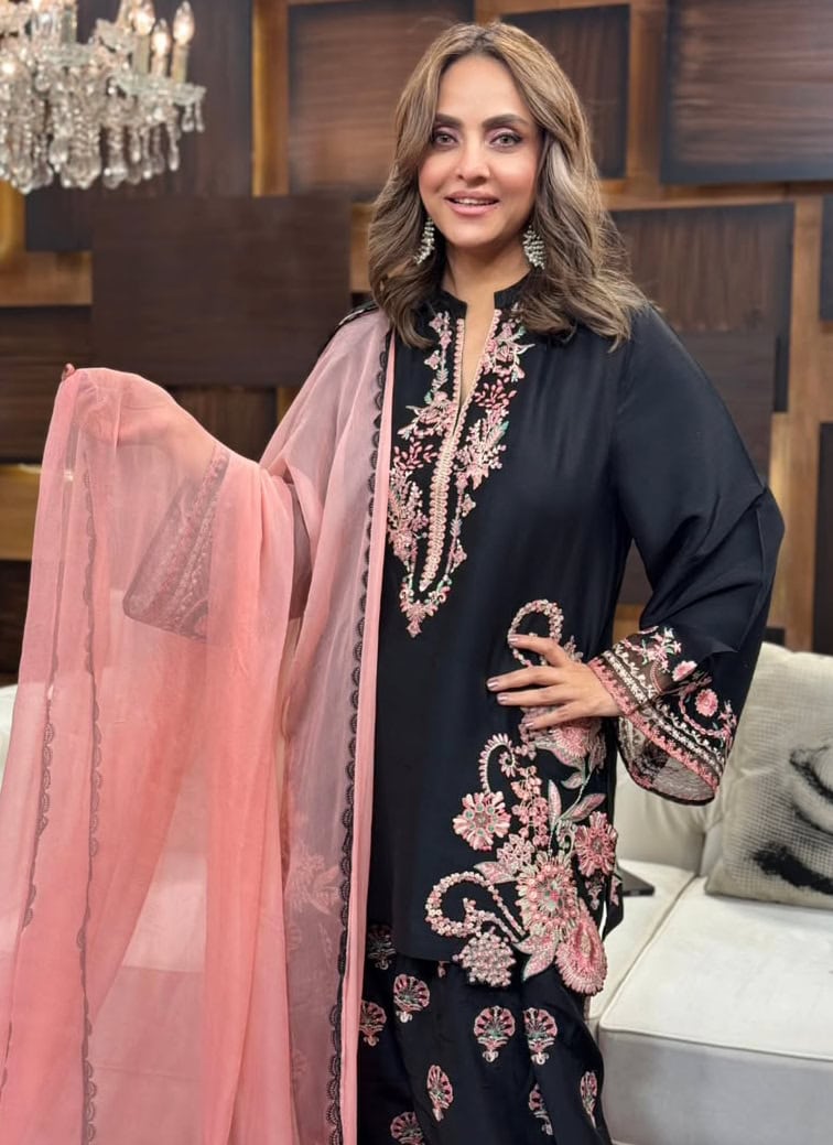 Nadia Khan Isn’t Happy With Durefishan’s Styling in Sanwal Yaar Piya