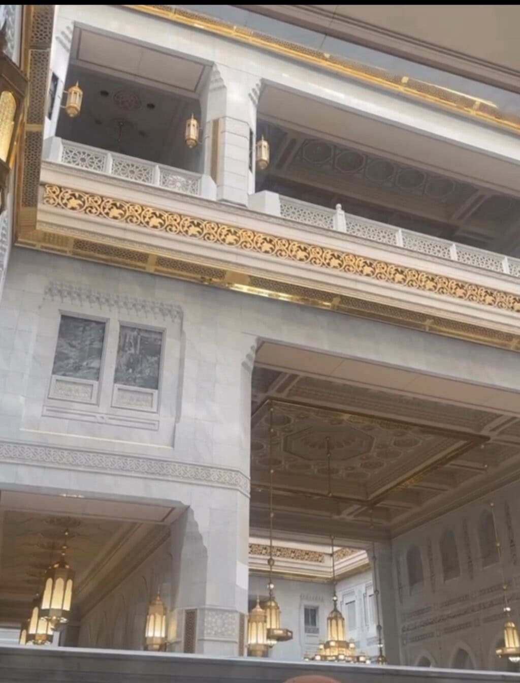 Saba Faisal Performs Umrah with Sons & Grandson