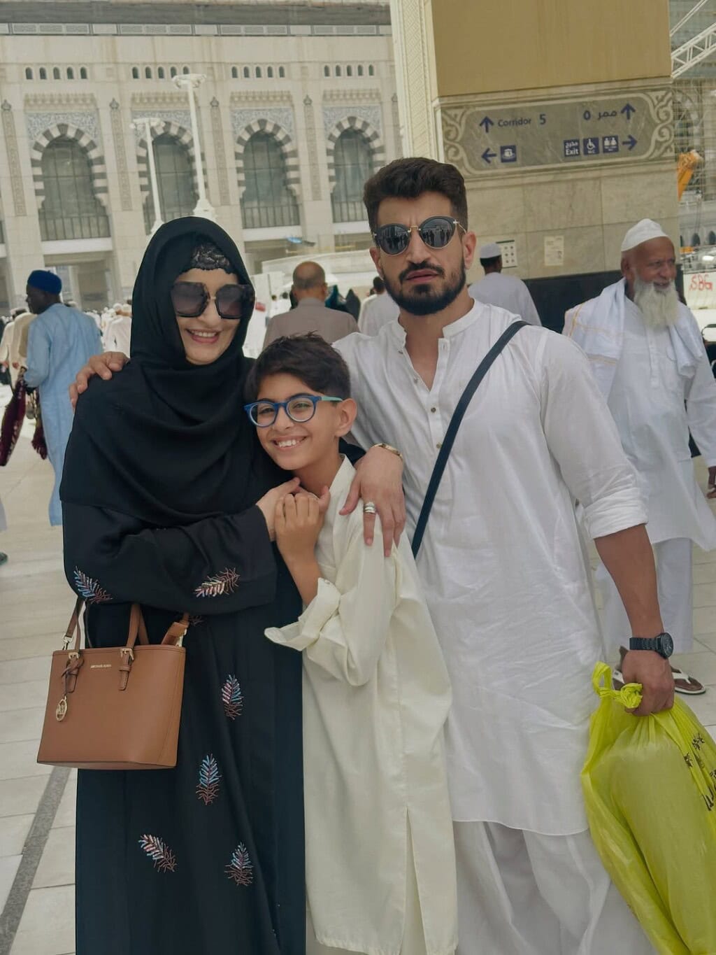 Saba Faisal Performs Umrah with Sons & Grandson