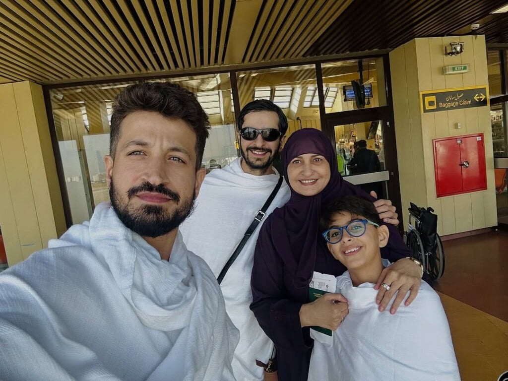 Saba Faisal Performs Umrah with Sons & Grandson