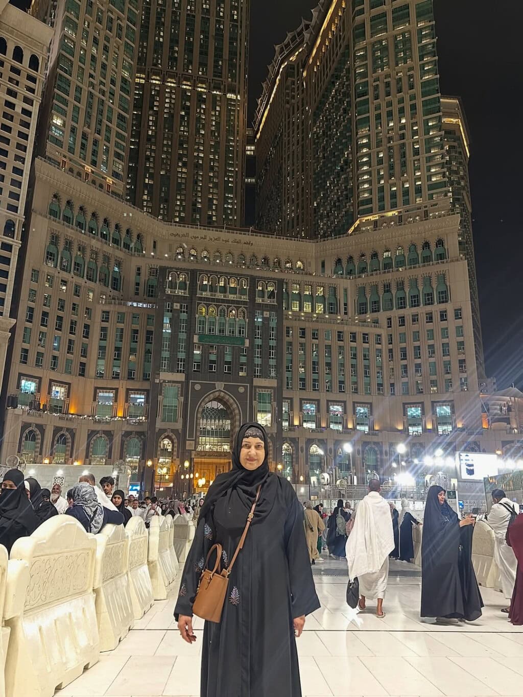 Saba Faisal Performs Umrah with Sons & Grandson