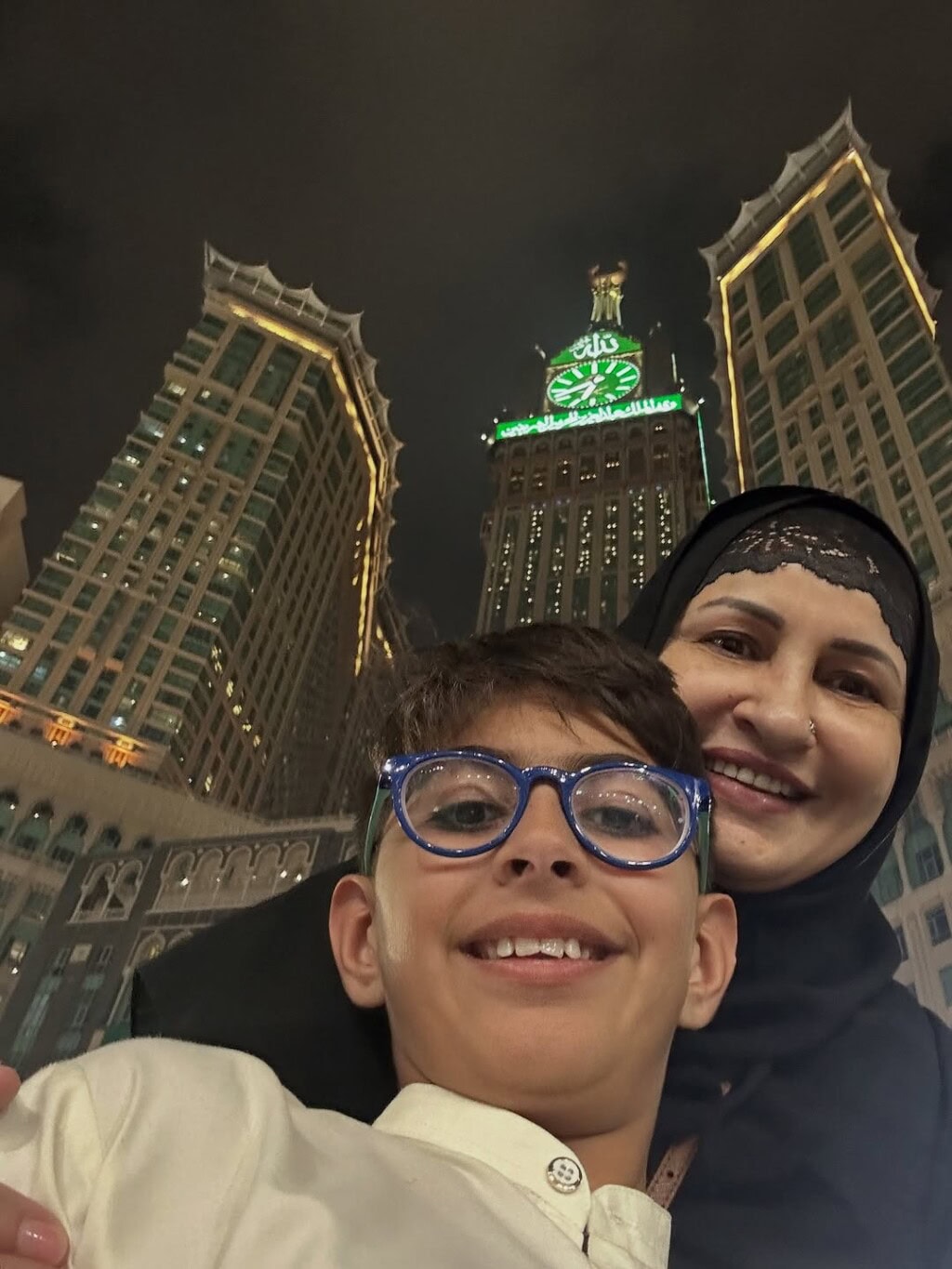 Saba Faisal Performs Umrah with Sons & Grandson