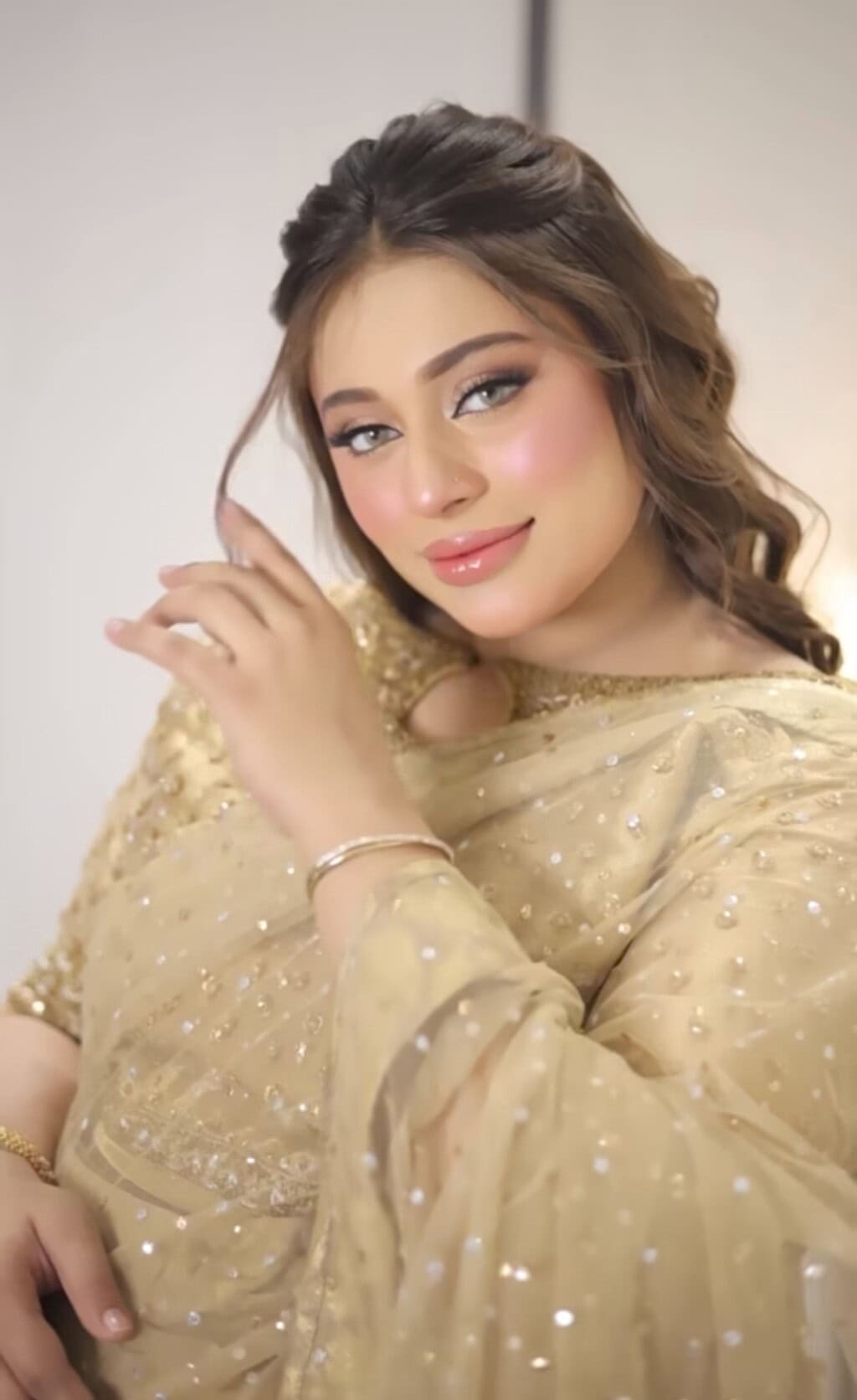 Aiman Khan and Minal Khan Brother’s Pregnancy Photoshoot