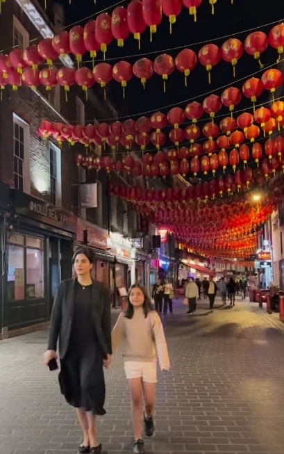 Fiza Ali Under Fire For Daughter’s Oufit