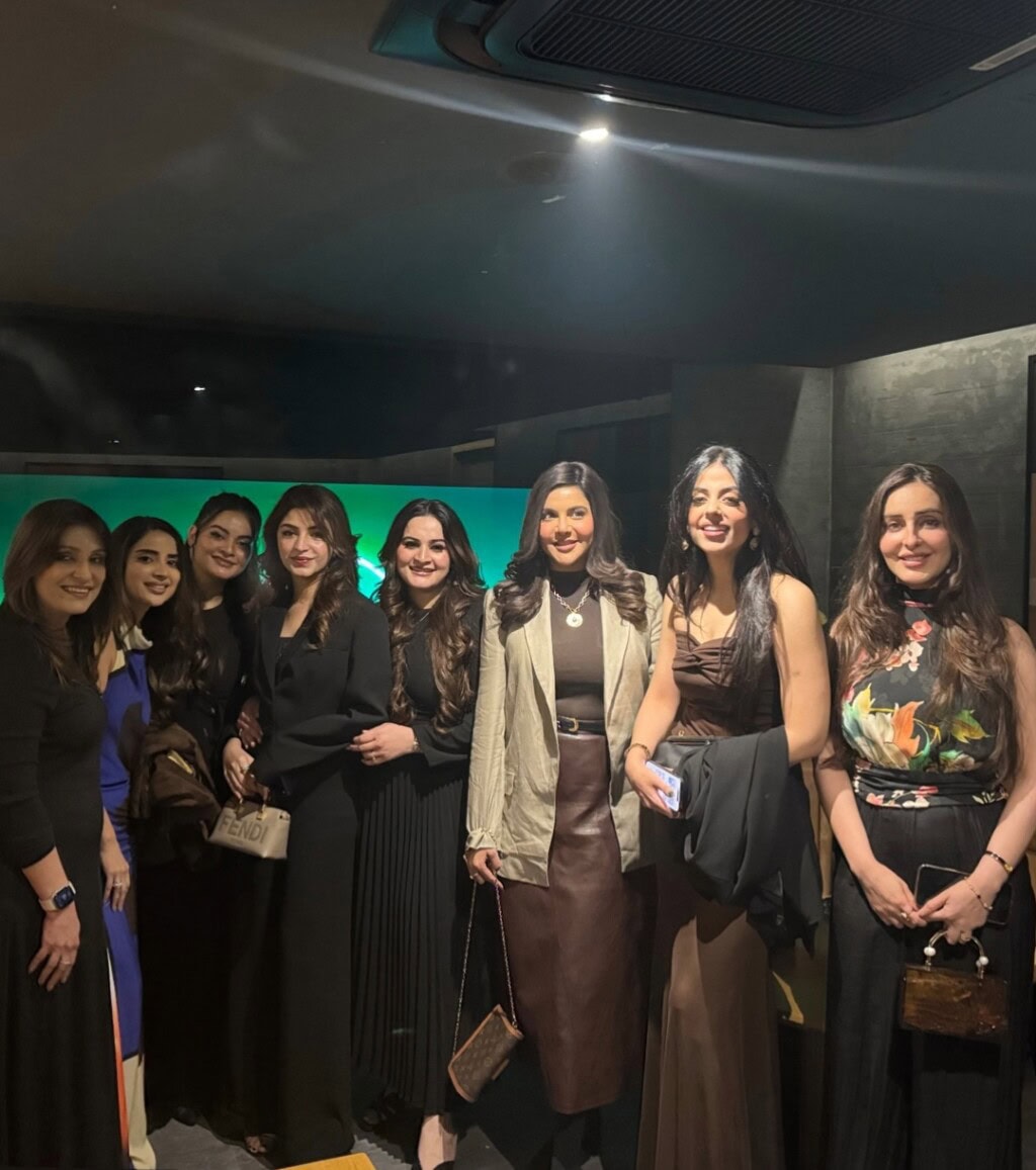 Friends Celebrate Aiman Khan & Minal Khan’s Birthday Bash