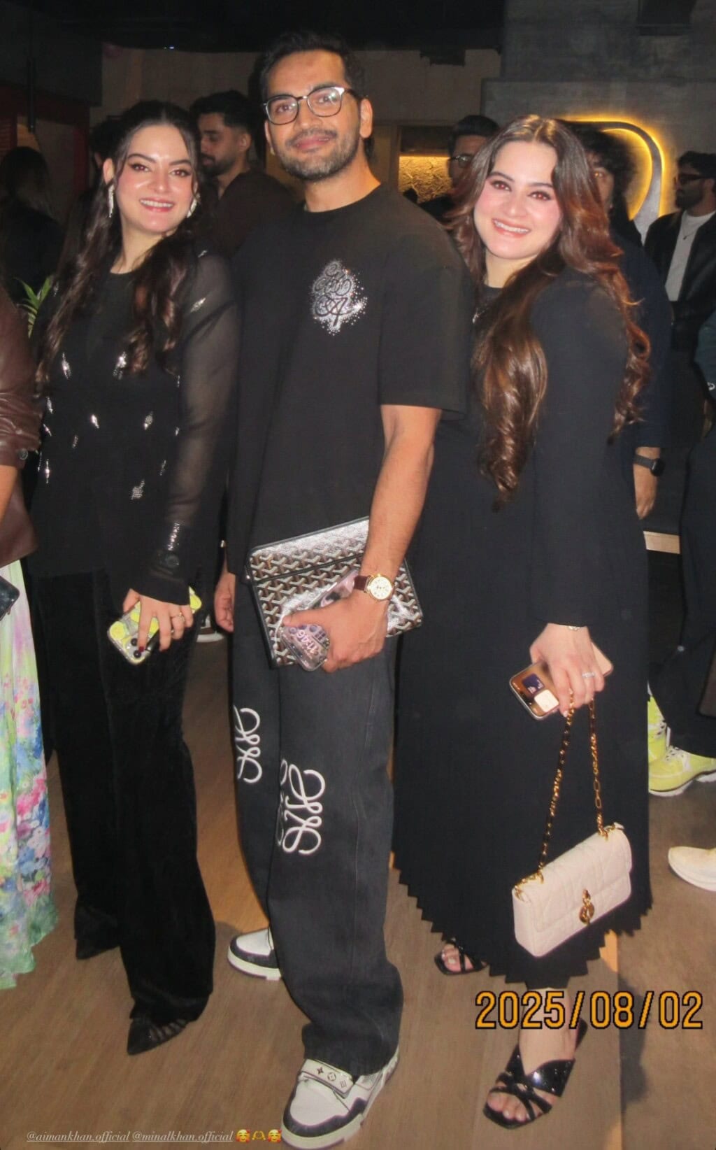 Friends Celebrate Aiman Khan & Minal Khan’s Birthday Bash