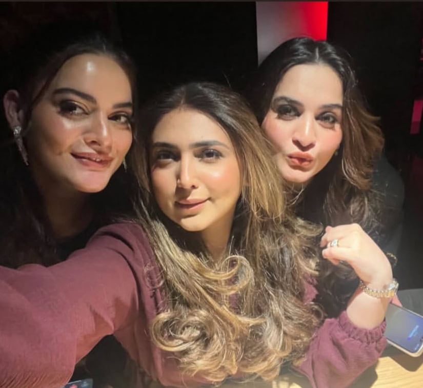 Friends Celebrate Aiman Khan & Minal Khan’s Birthday Bash