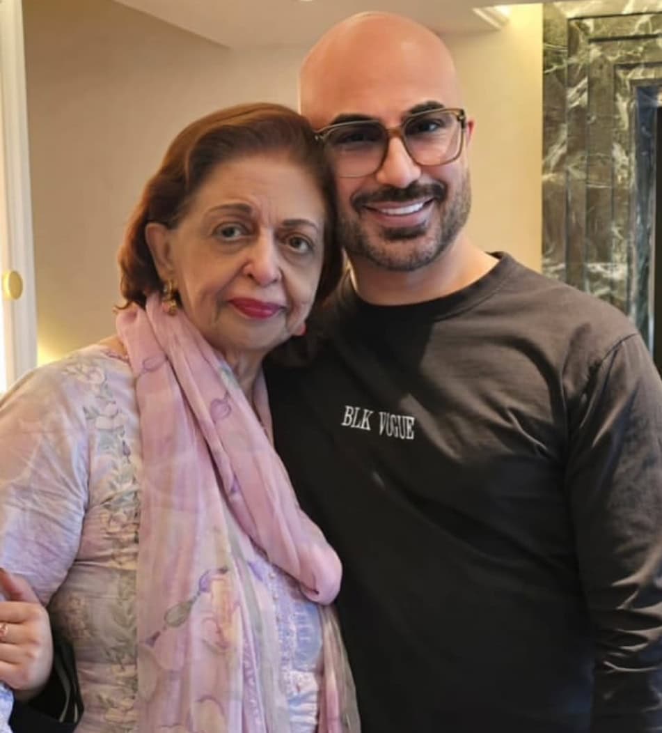 HSY Pays Tribute to His Mother’s Strength and Sacrifice