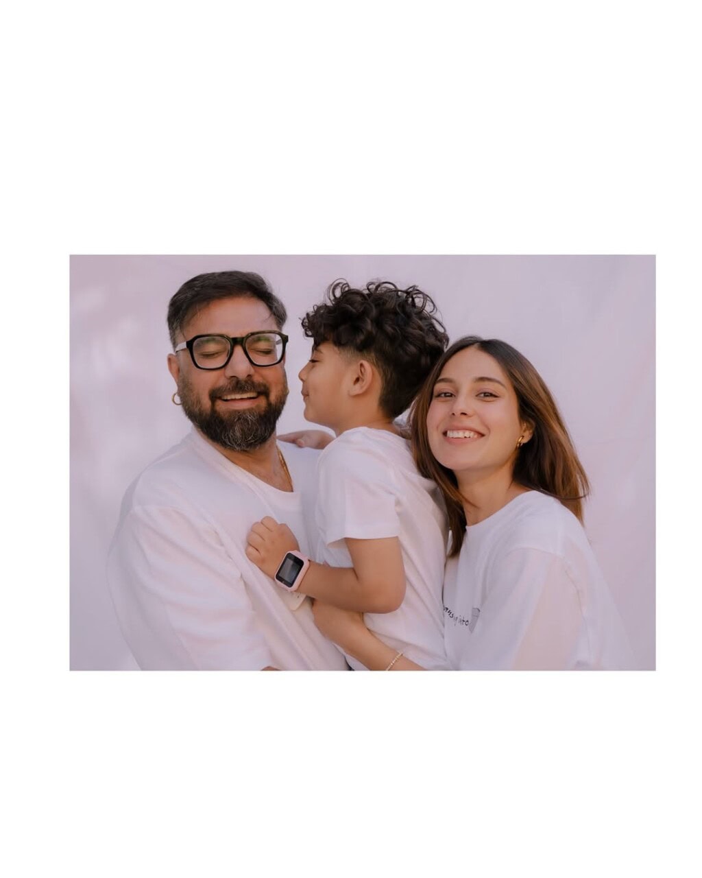 Iqra Aziz Announces Second Pregnancy