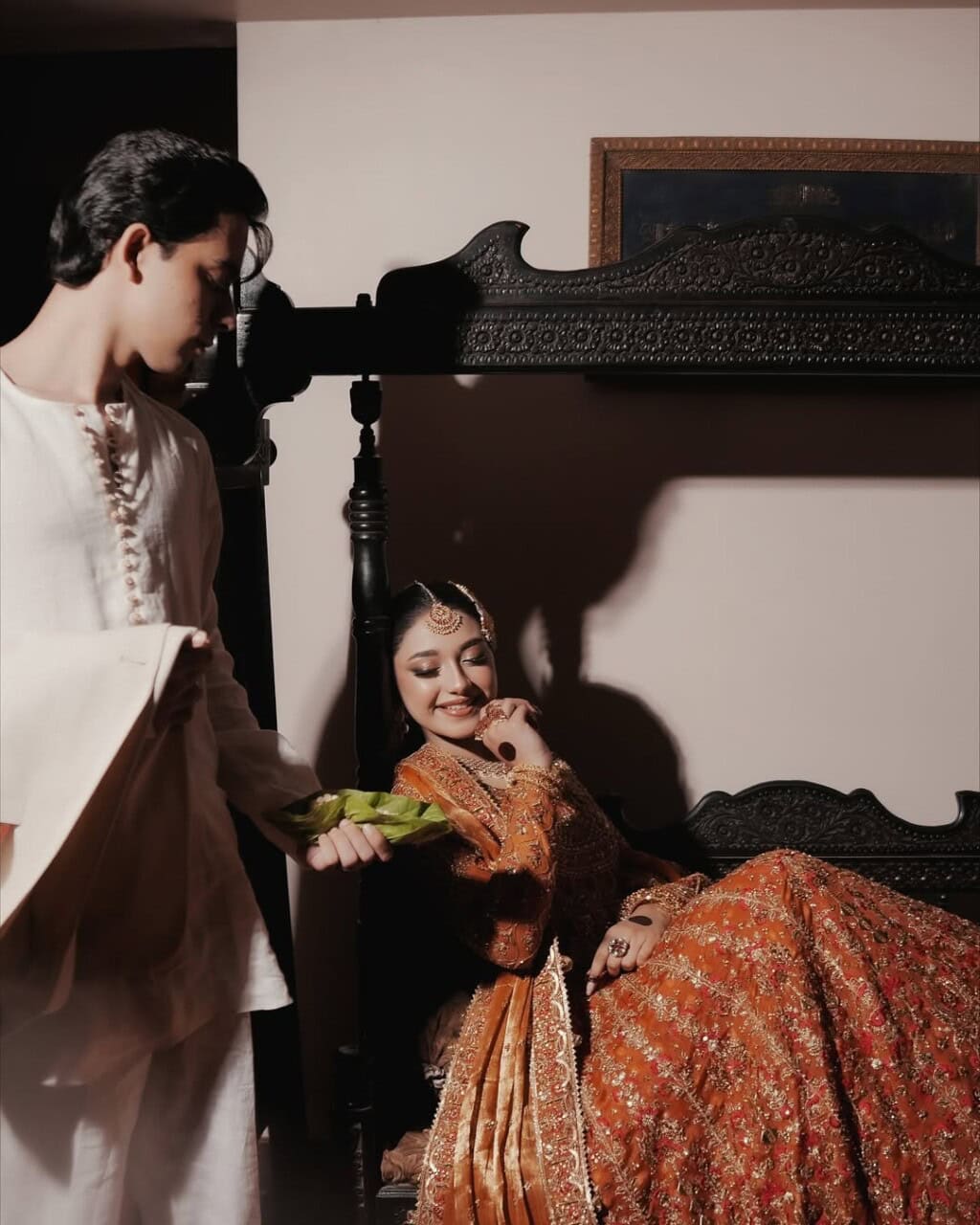 Nazeeha Zainab & Elahi Bux Khan From Jama Taqseem Shoot Severely Criticized