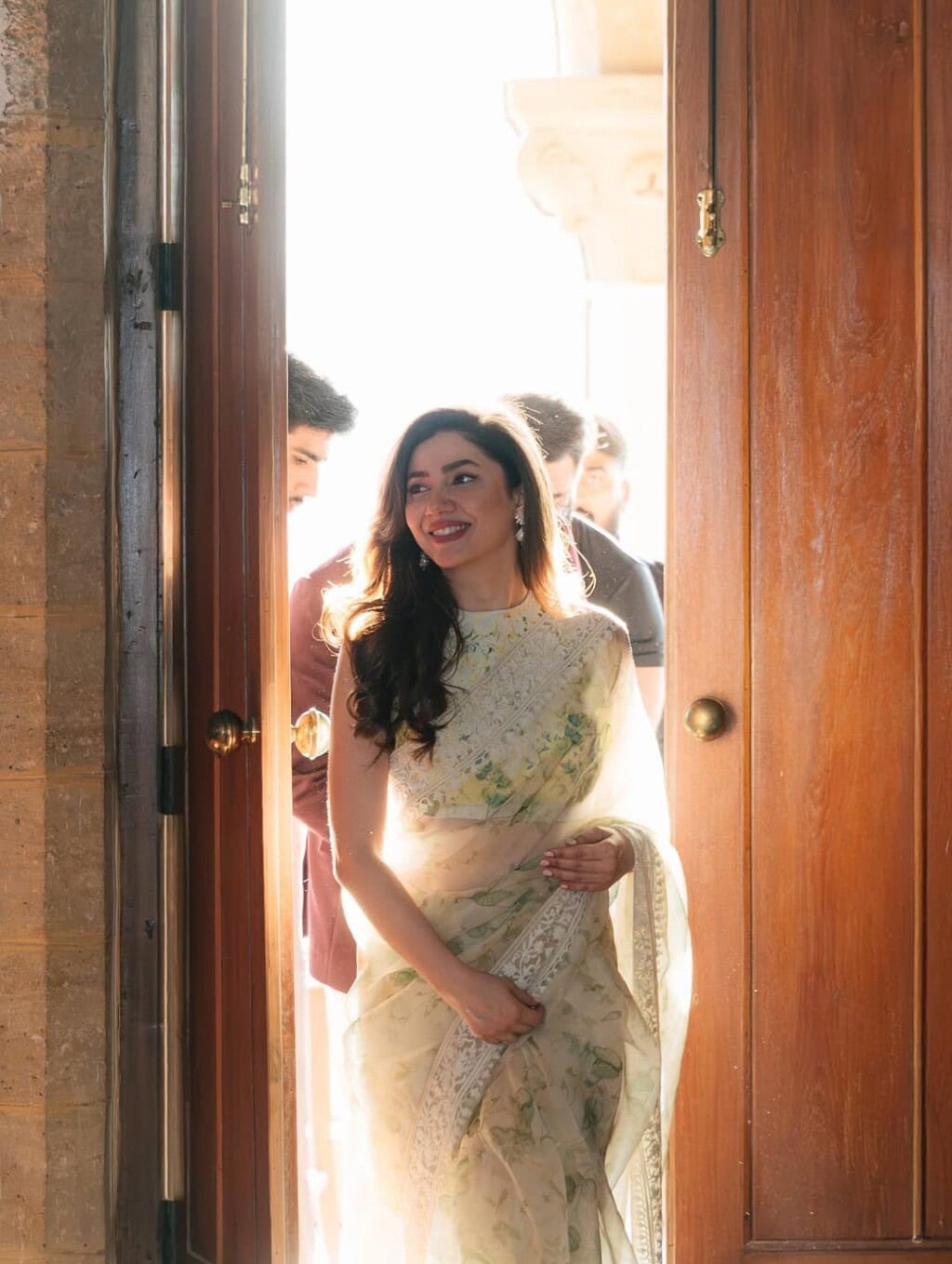 Mahira Khan & Fawad Khan Shine At Neelofar Press Meet