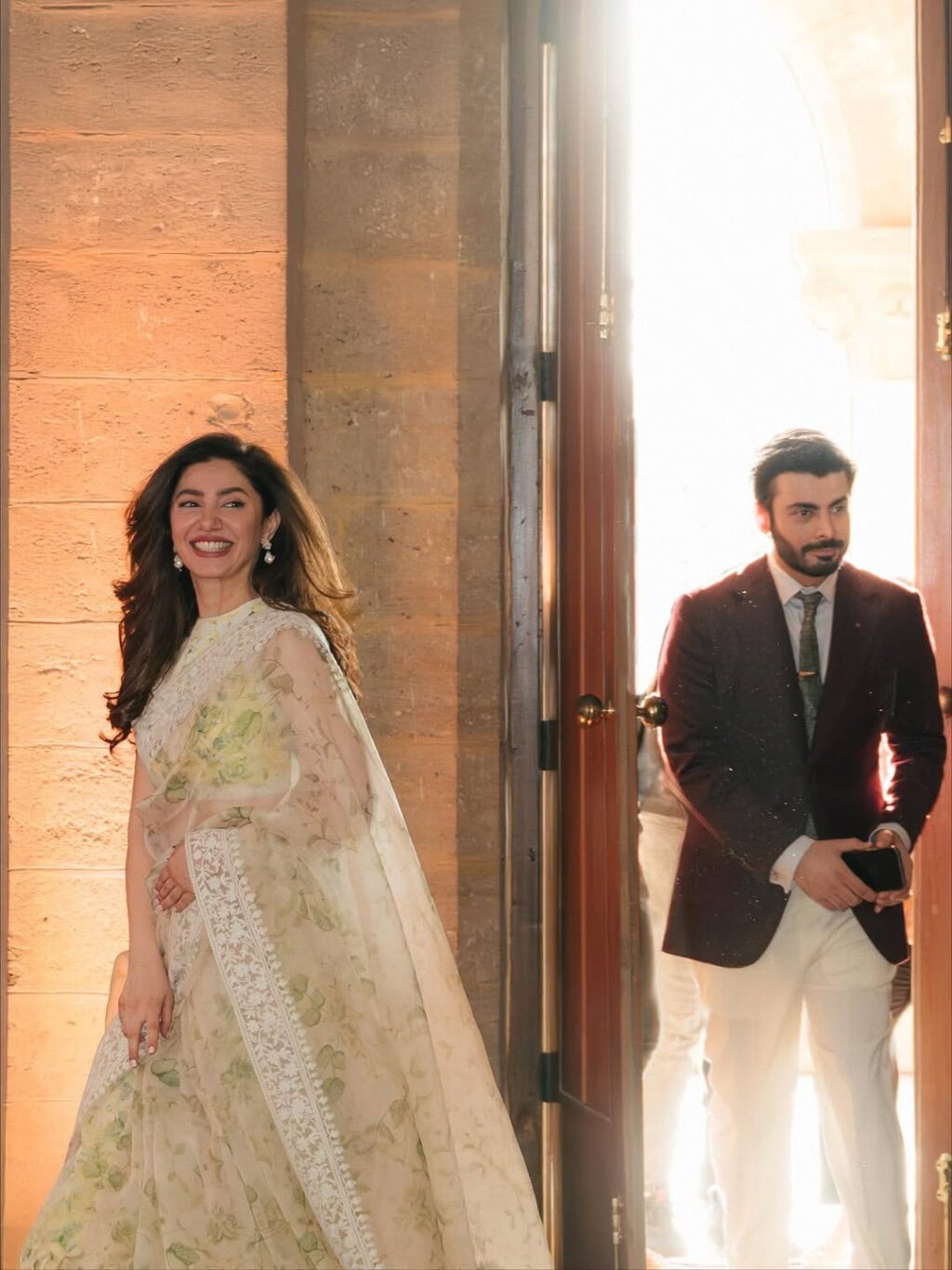 Mahira Khan & Fawad Khan Shine At Neelofar Press Meet
