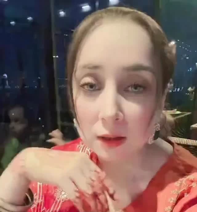 Dr Nabiha Ali Khan Admits Lying About Wedding Jewelery & Outfit