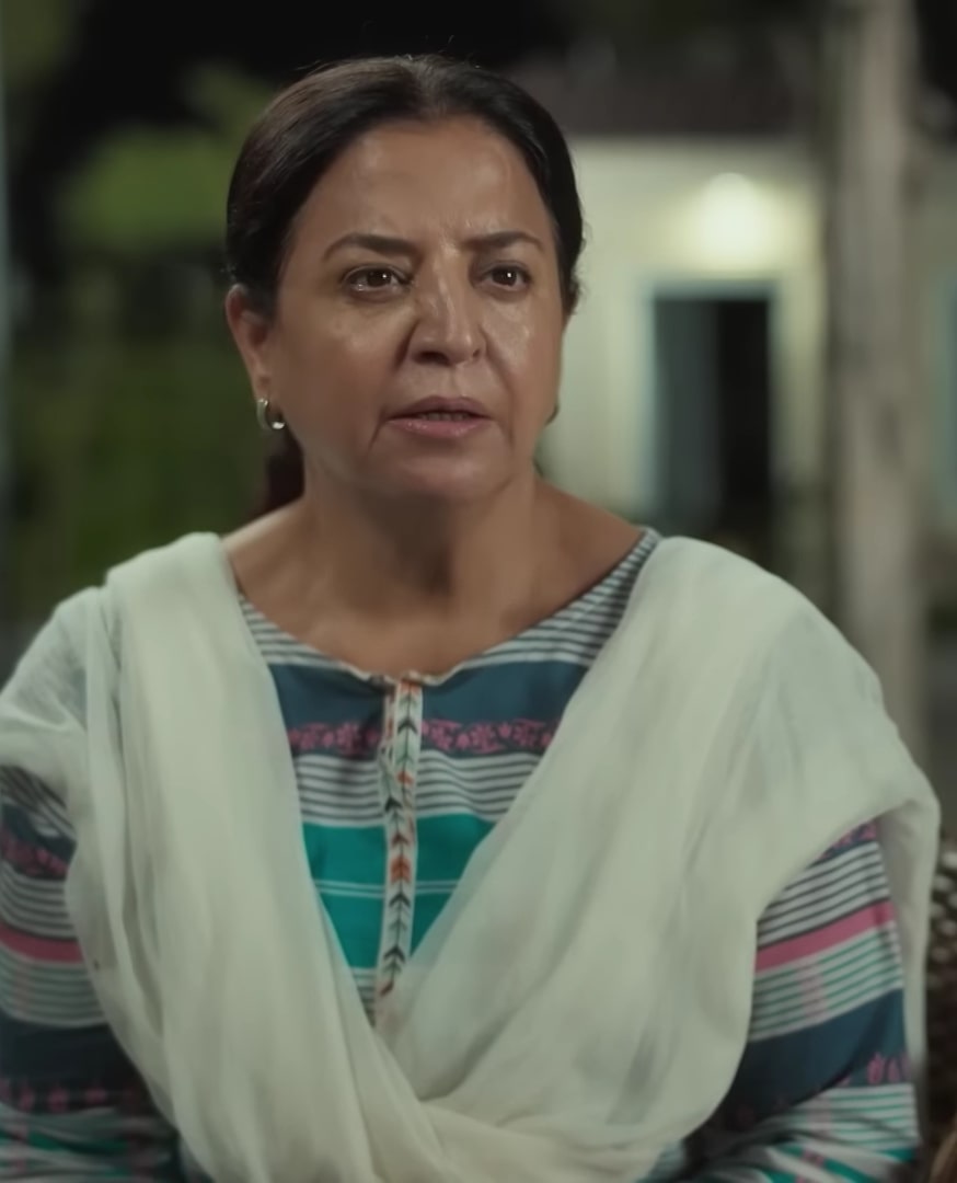 Pamaal Episode 15 & 16 – Fans Shower Malika’s Mamoo Mumamin With Love