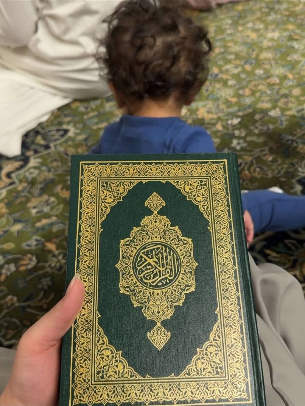 Arisha Razi Khan Performs Umrah With Husband & Son