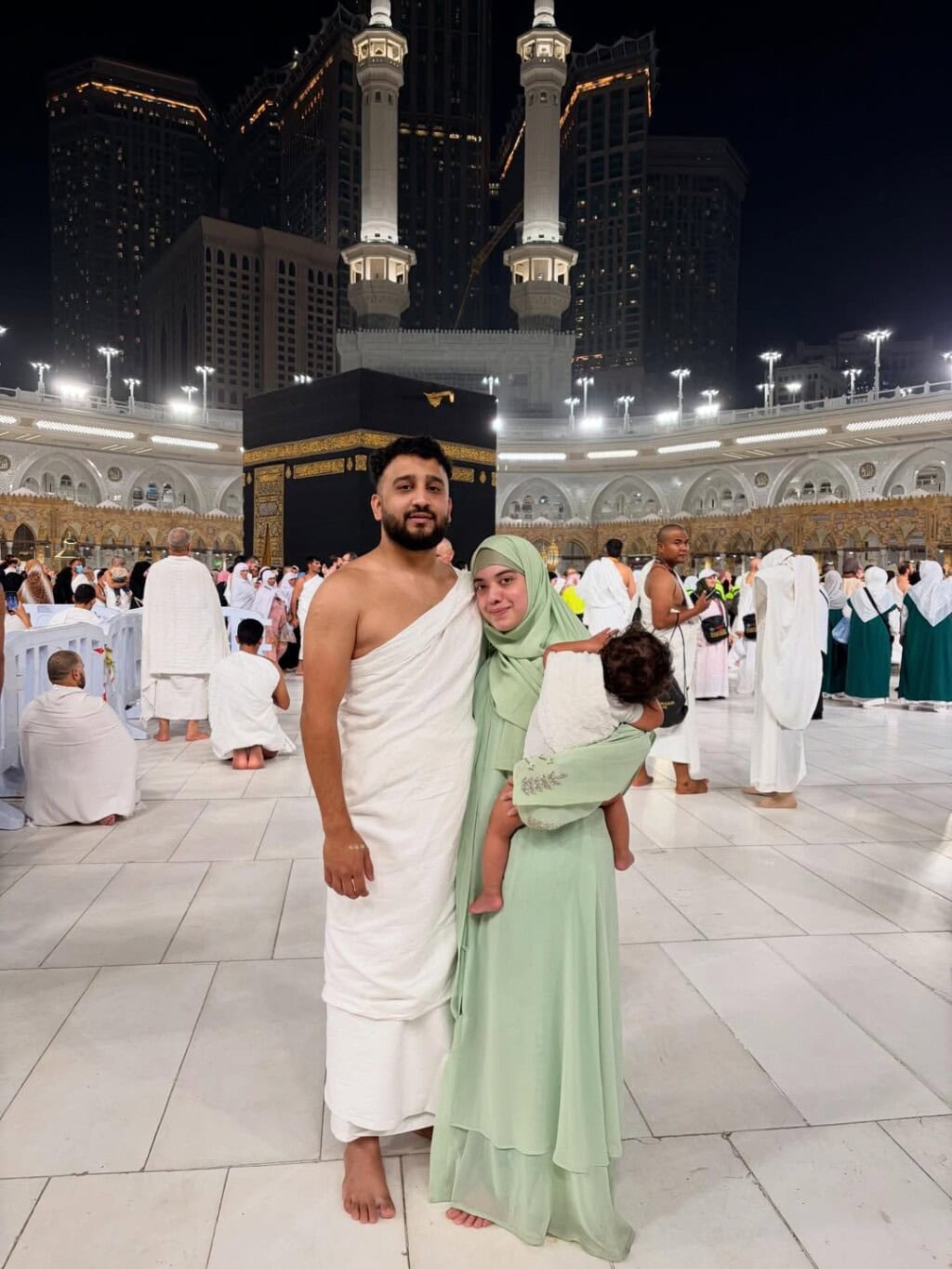 Arisha Razi Khan Performs Umrah With Husband & Son