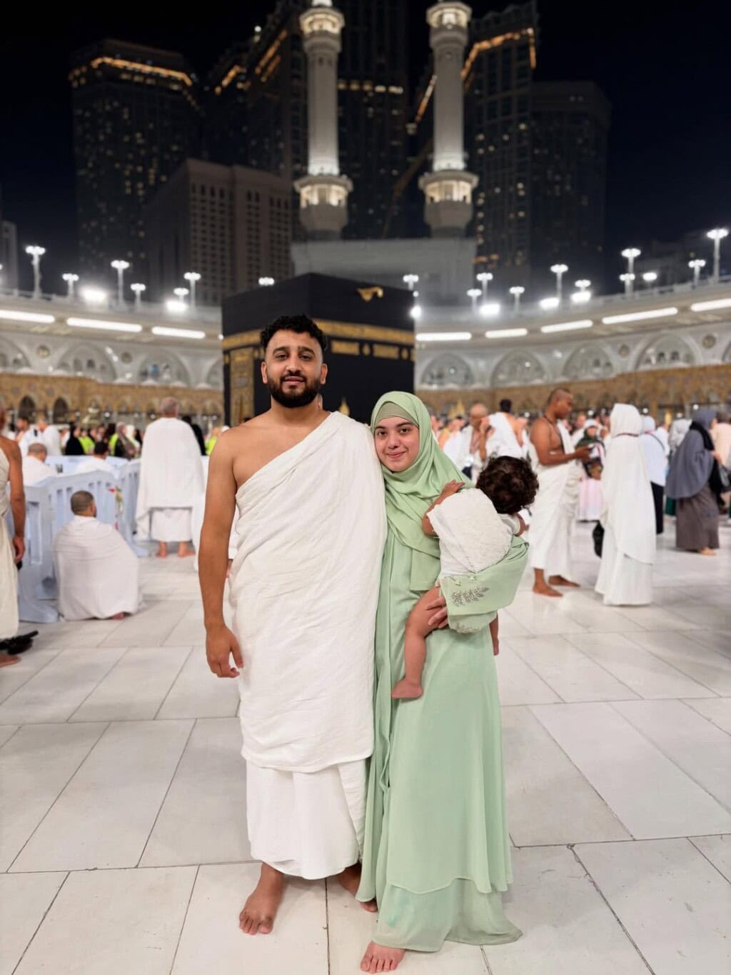 Arisha Razi Khan Performs Umrah With Husband & Son