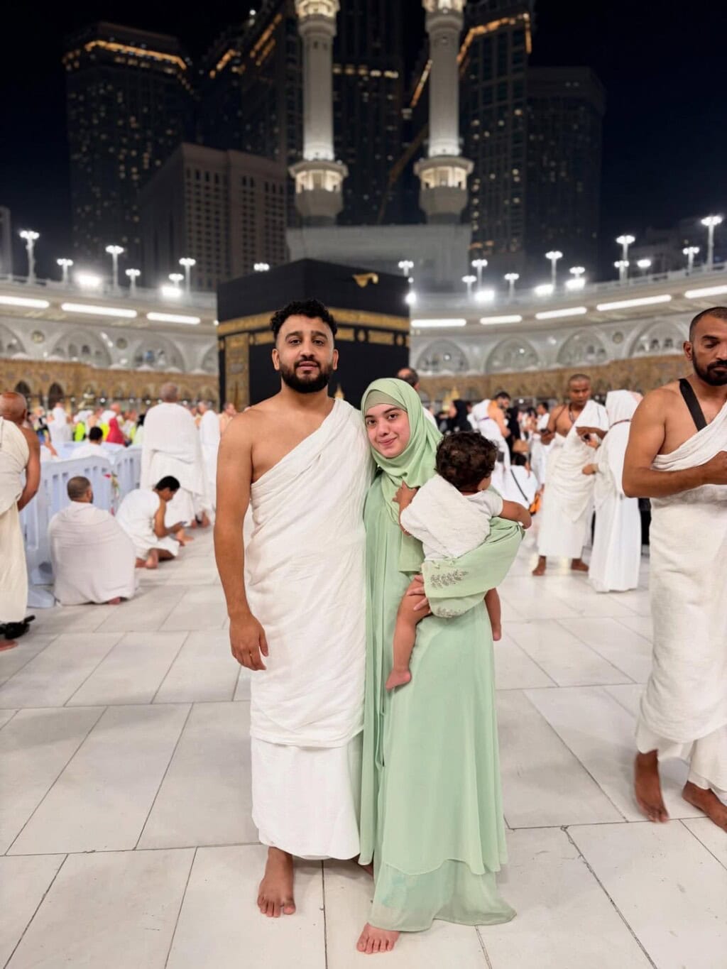 Arisha Razi Khan Performs Umrah With Husband & Son