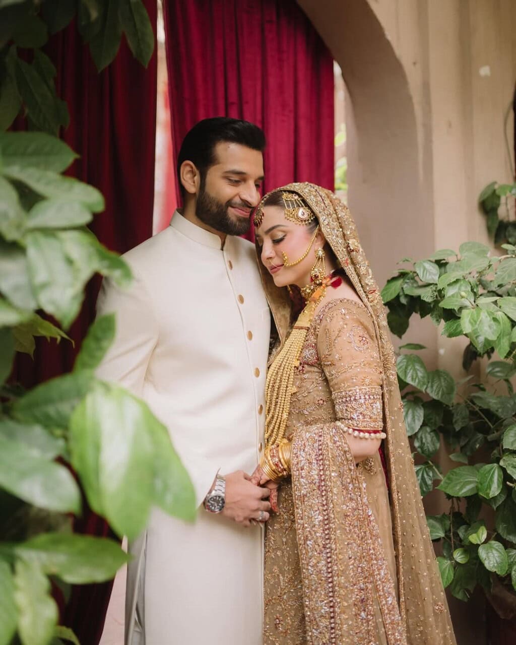 Hina Niazi Barat Pictures & Video