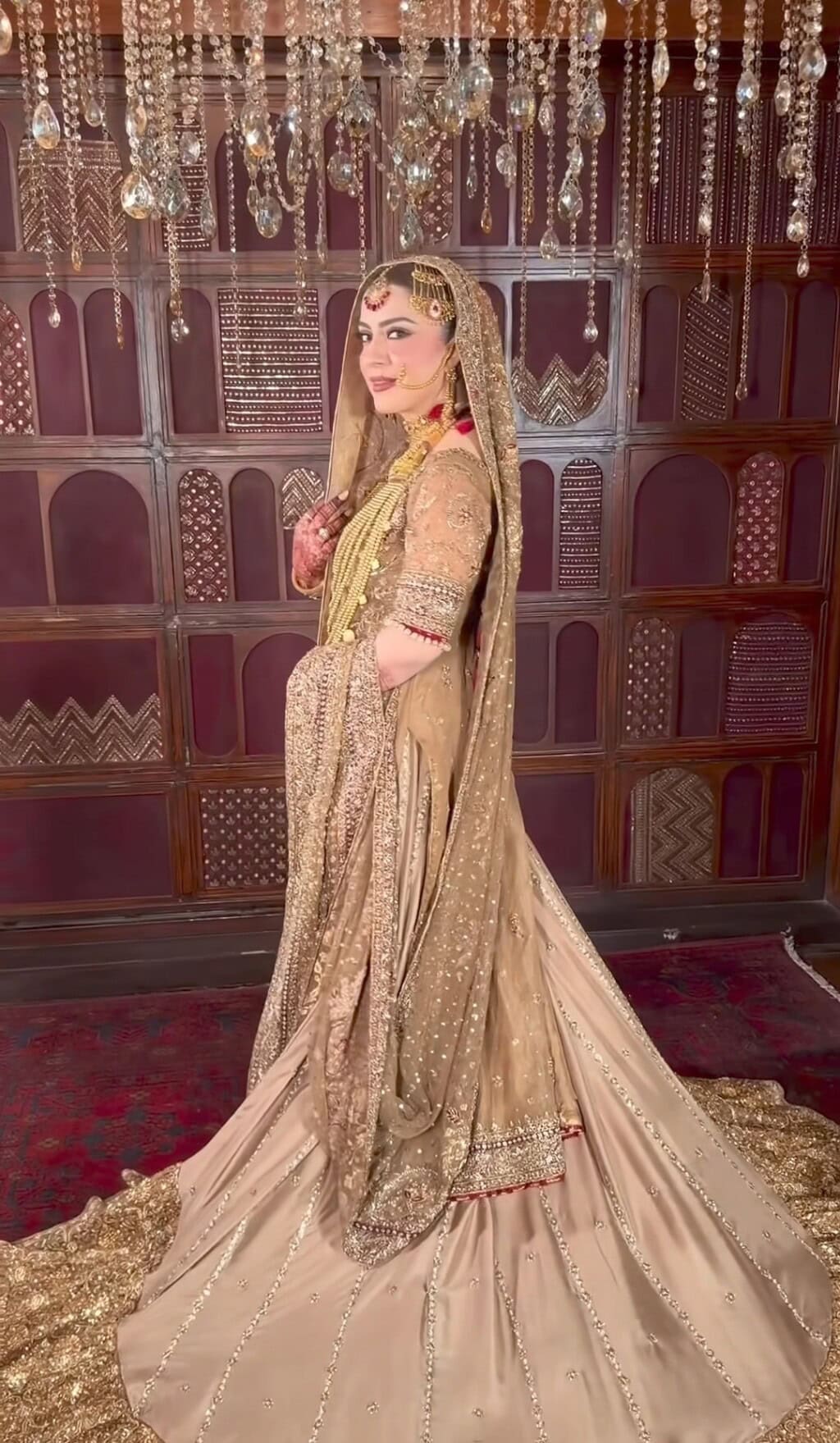 Hina Niazi Barat Pictures & Video