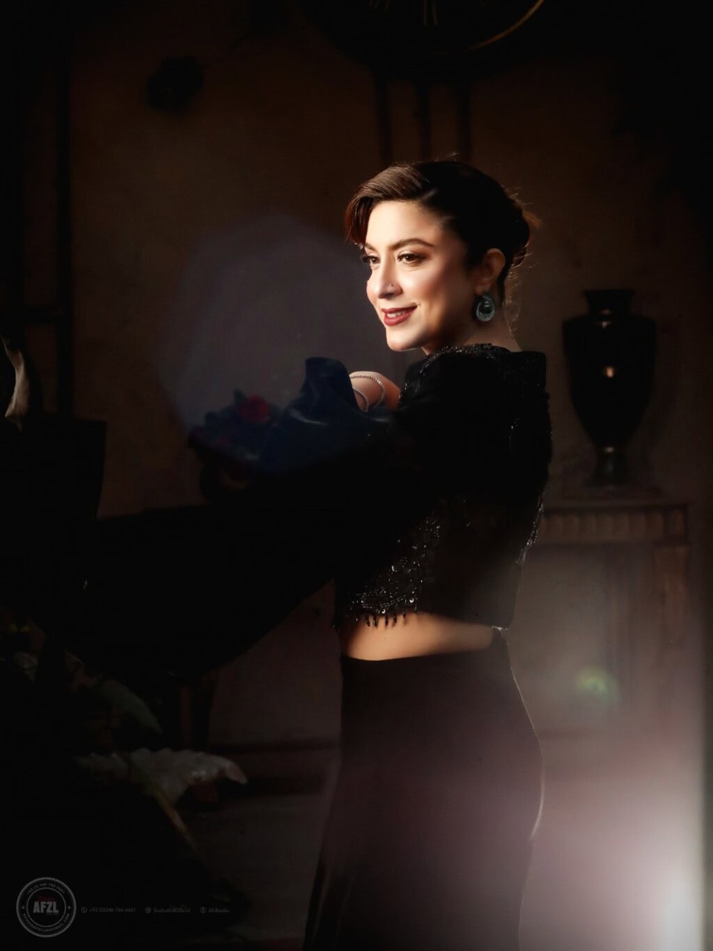 Suno To Sahi Fame Host Hina Niazi Gets Engaged