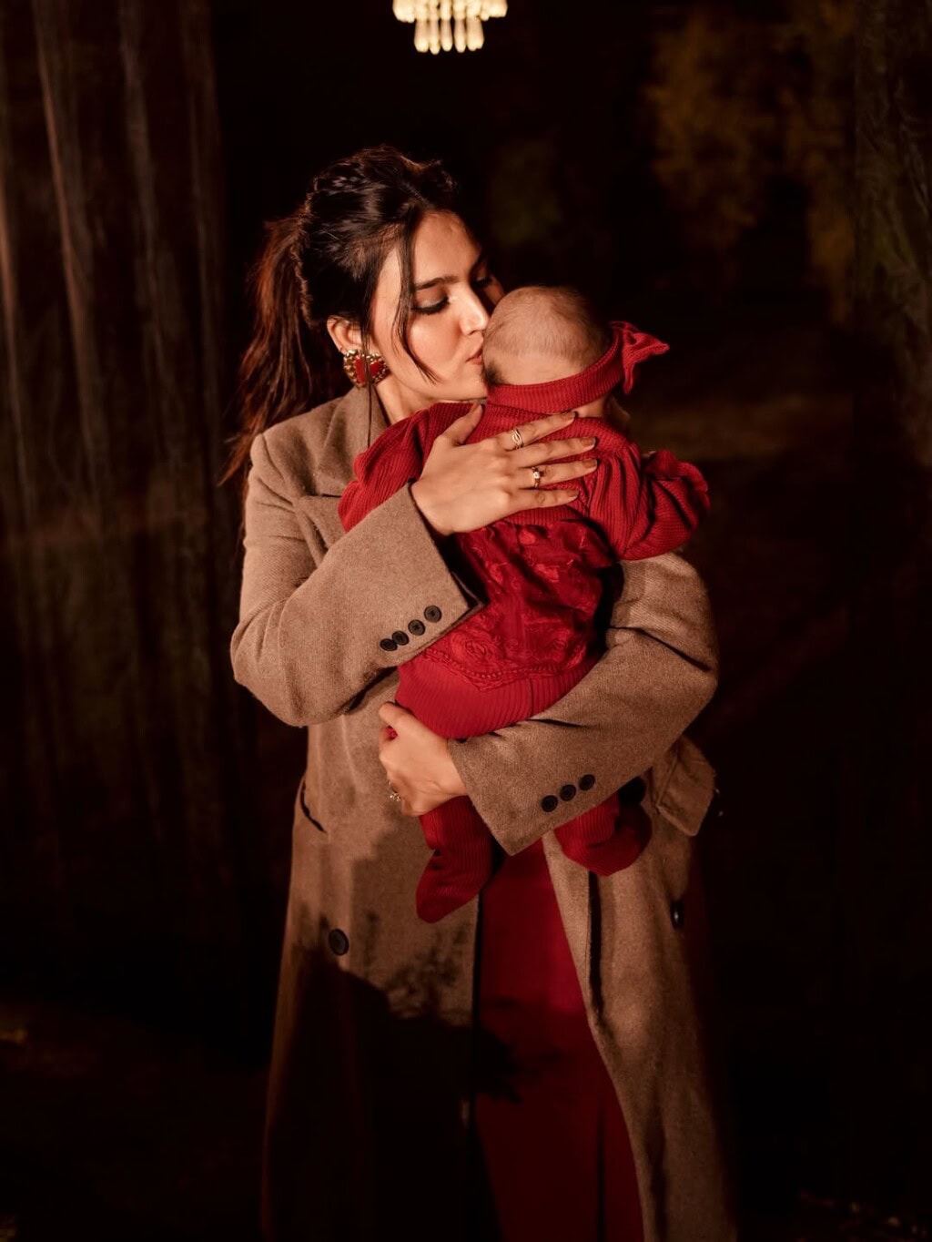 Iqra Kanwal and Areeb Pervaiz’s Beautiful Anniversary Photoshoot